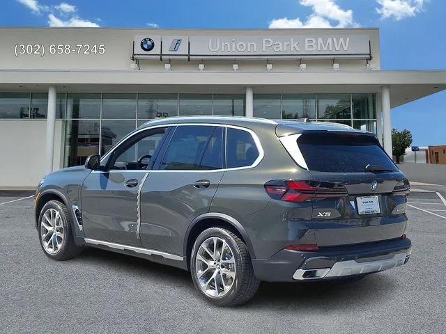 New 2026 Dravit Grey Metallic BMW xDrive50e image 6