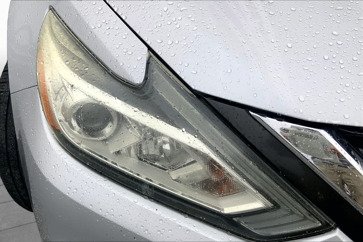 Used 2016 Brilliant Silver Nissan 2.5 SV image 27