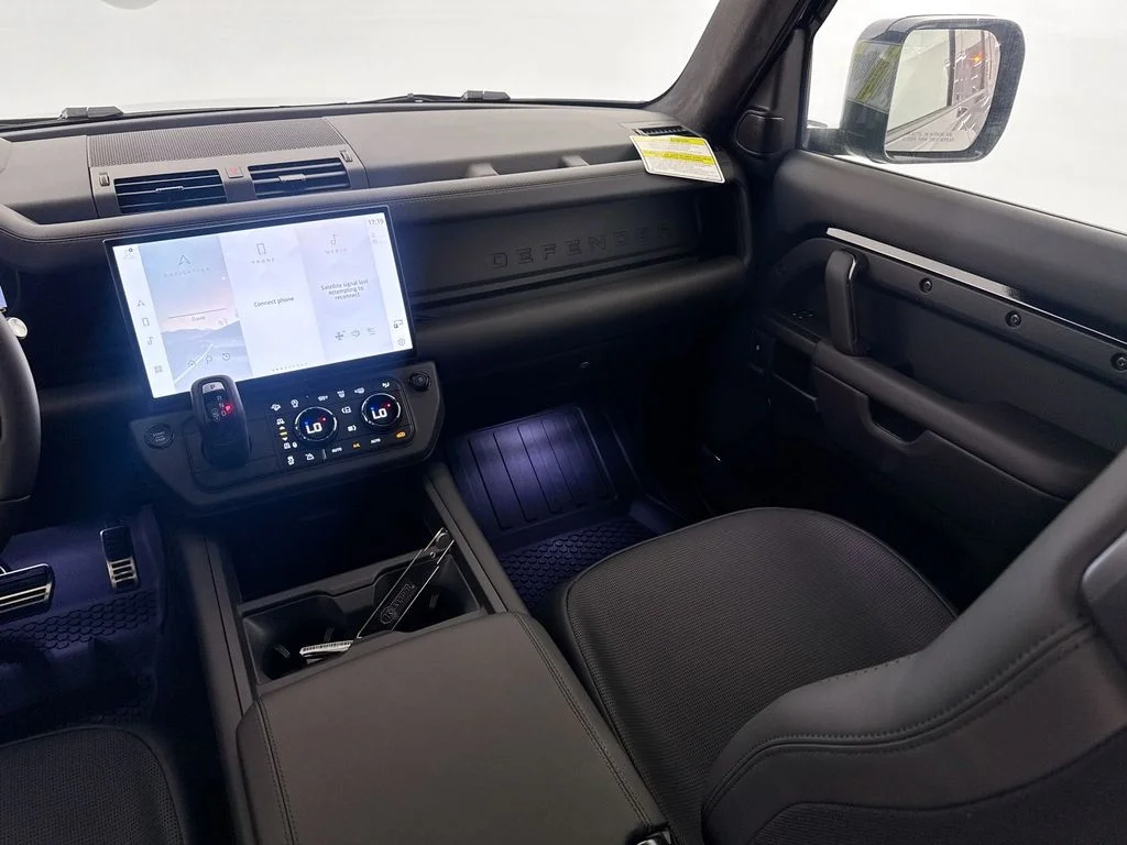 New 2026 Narvik Black Land Rover OCTA Black image 22