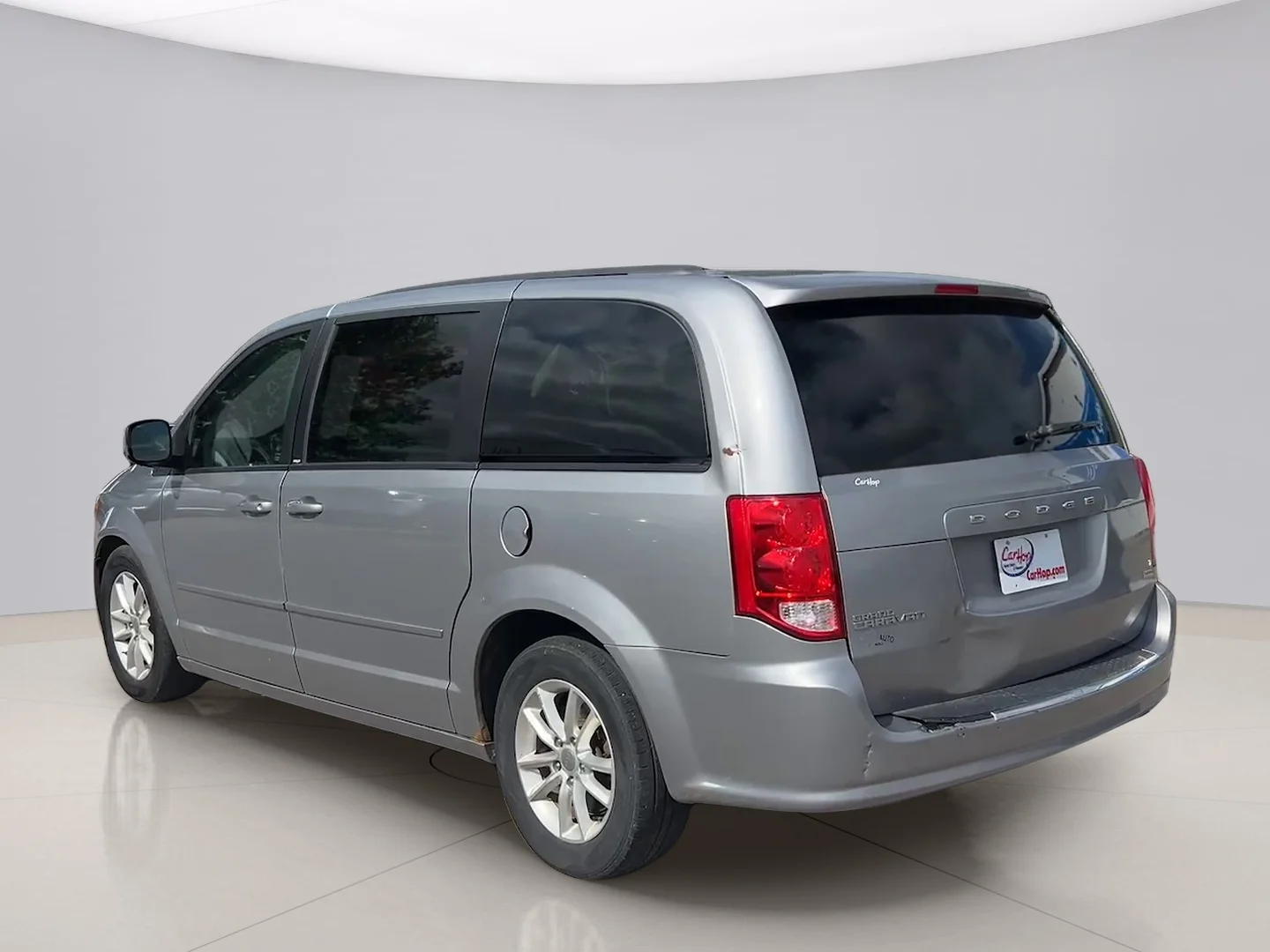 Used 2014 Silver Dodge SXT image 3