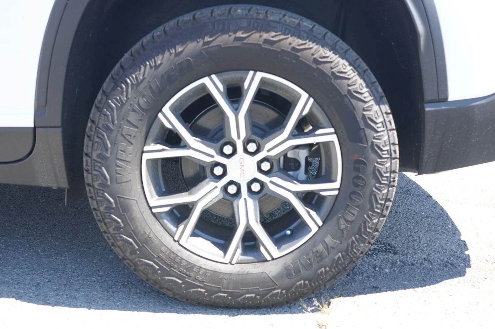 2026 GMC Acadia AT4 - Photo 11