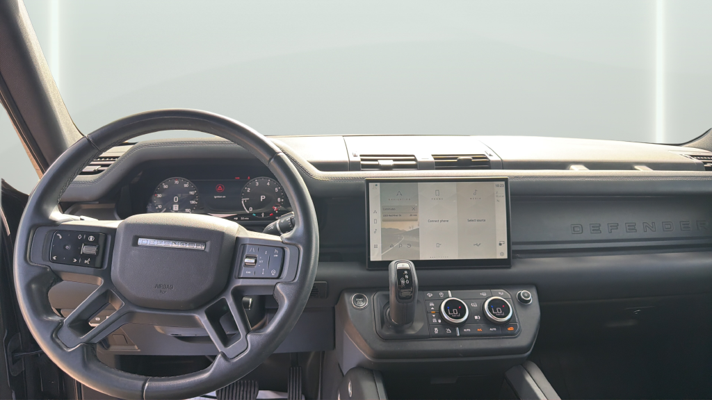 Used 2025 Gray Land Rover S image 19