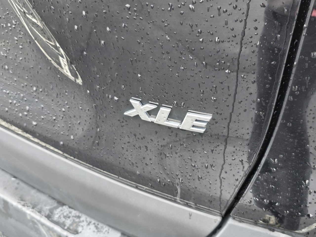 2025 Toyota RAV4 XLE - Photo 14
