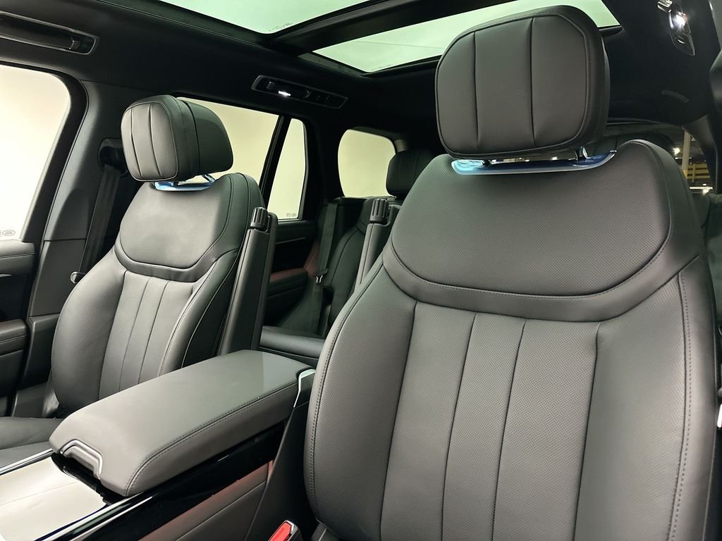 New 2026 Carpathian Grey Land Rover SE image 22