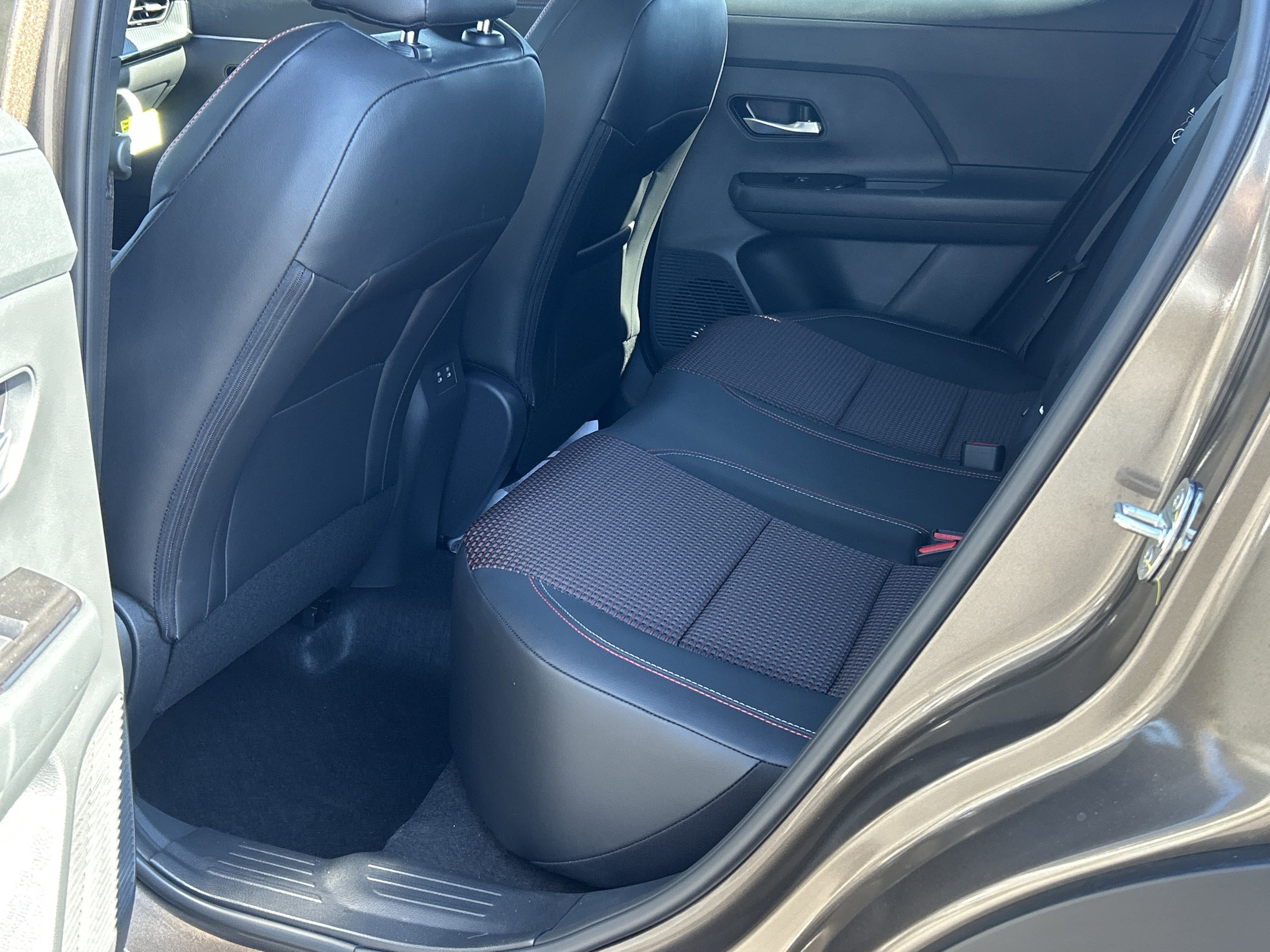 2026 Nissan KICKS SR - Photo 17