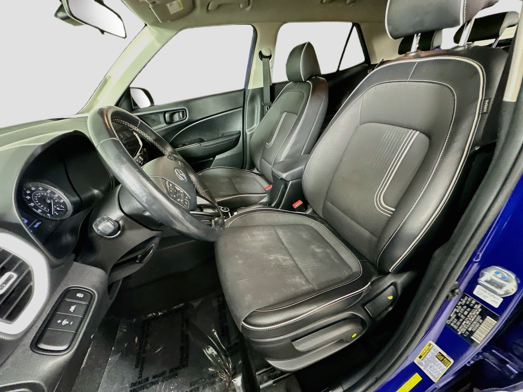 Used 2022 Intense Blue Hyundai Limited image 16