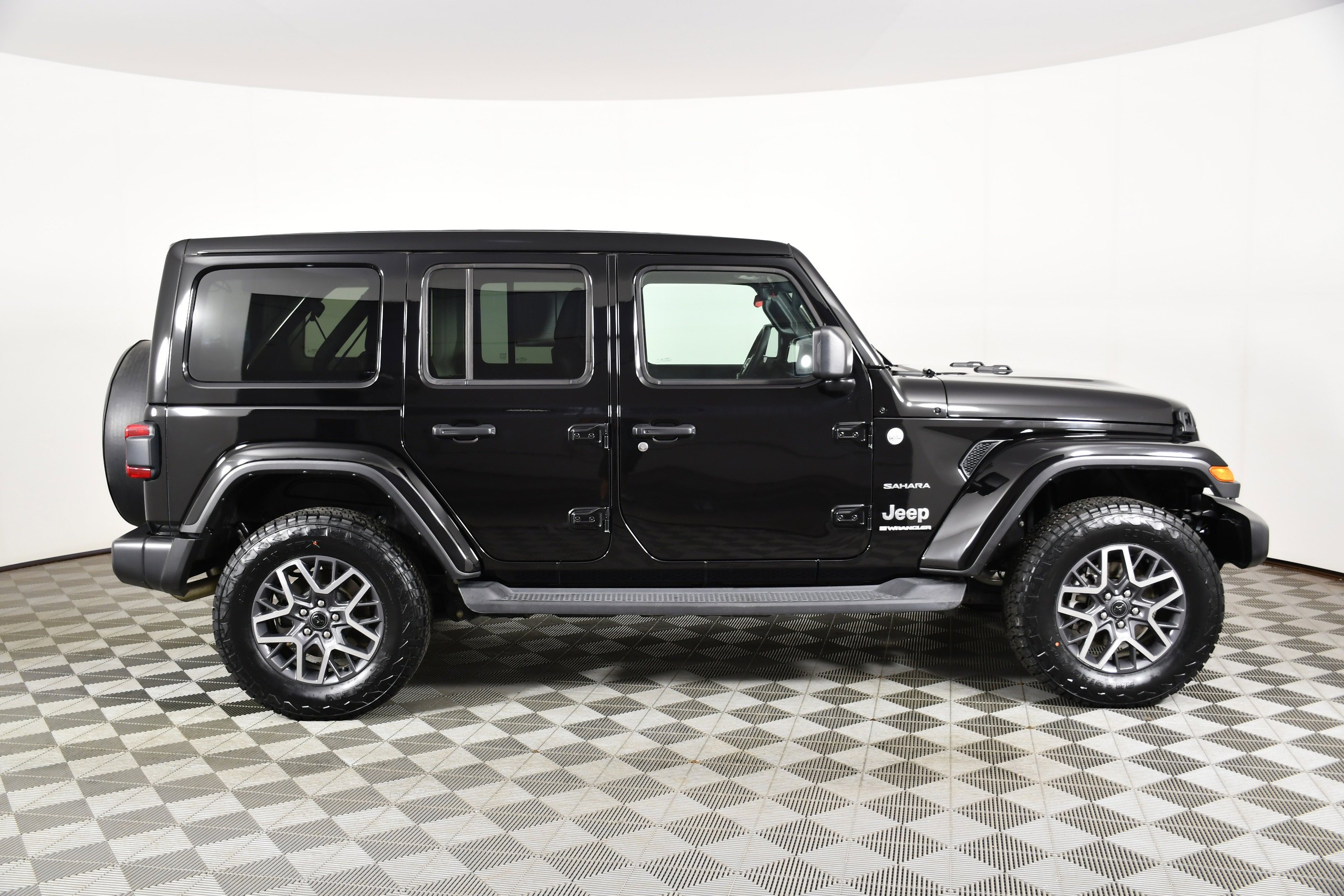 Used 2024 Black Clearcoat Jeep Sahara image 5