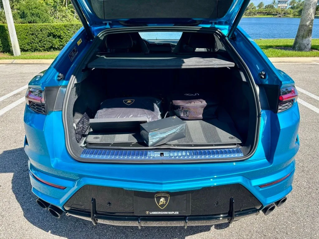 New 2026 Blue Lamborghini SE image 19