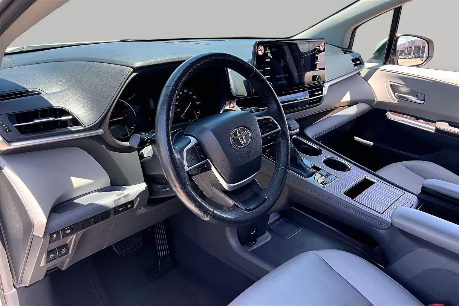 Used 2024 Wind Chill Pearl Toyota XLE image 18
