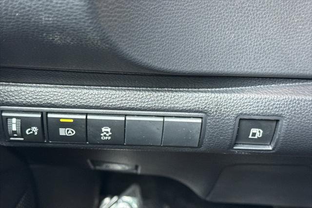 Certified Used 2023 RUBY FLARE PEARL Toyota  image 33