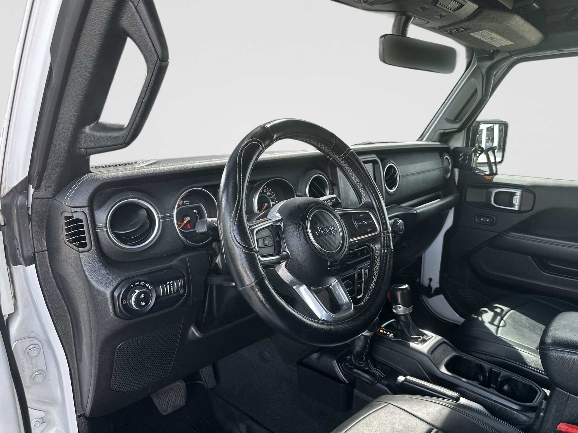 2022 Jeep Gladiator Overland - Photo 10