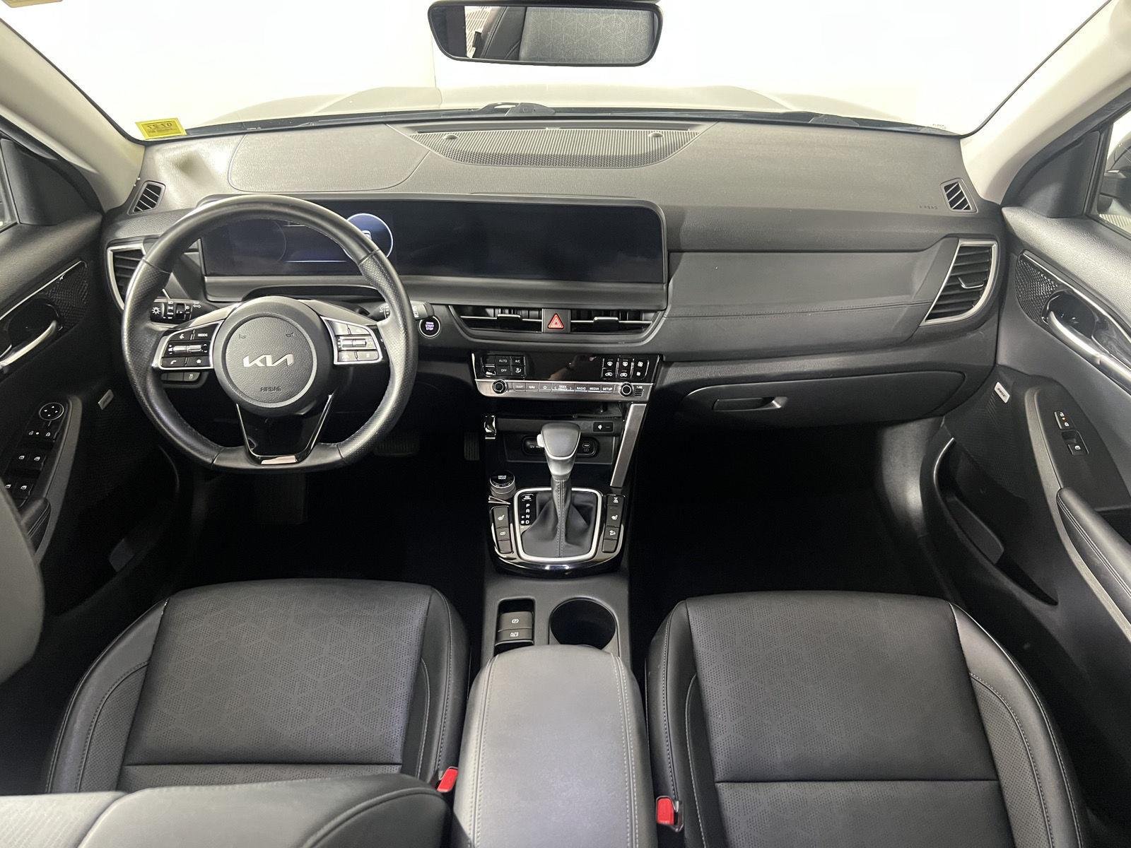 Used 2024 Fusion Black Kia SX image 31