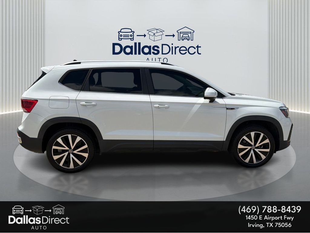Used 2022 Pure White Volkswagen SE image 5