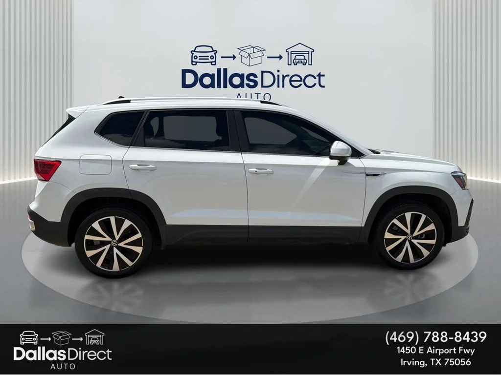Used 2022 Pure White Volkswagen SE image 5