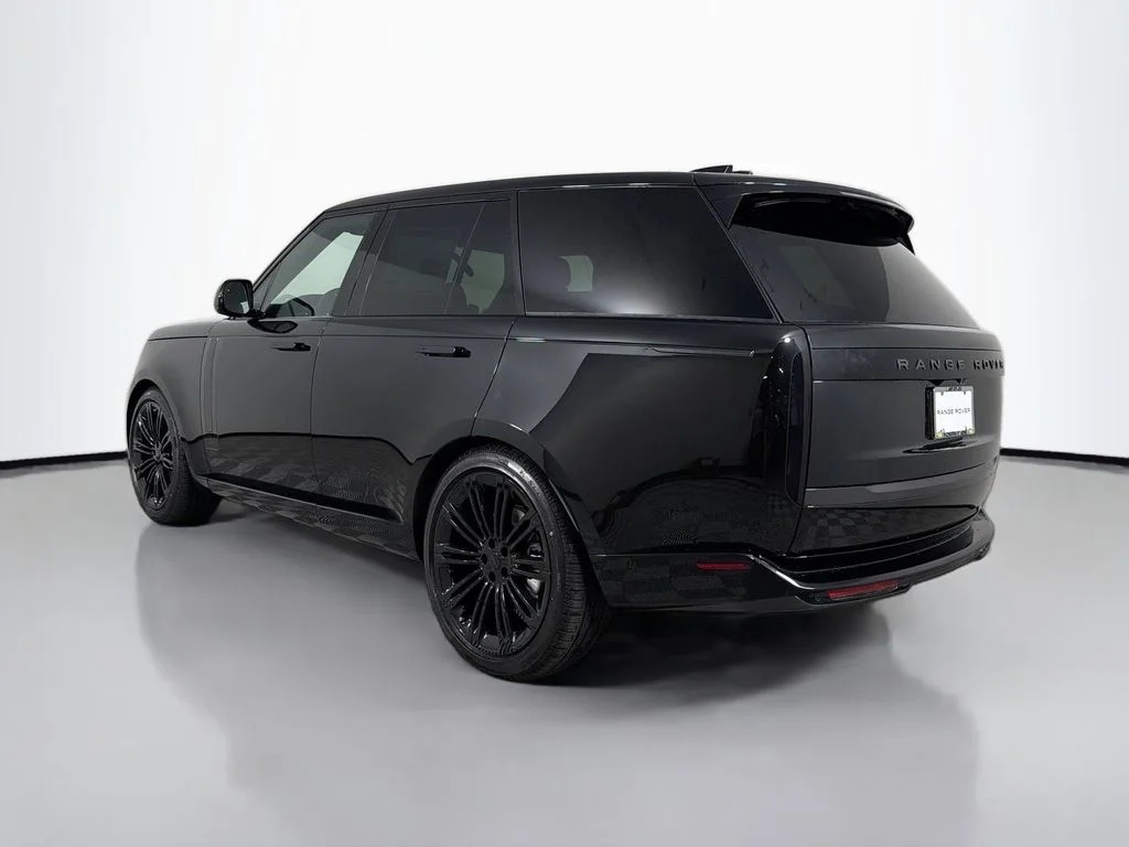 New 2026 Santorini Black Land Rover SE image 7