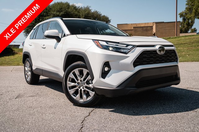 2025 Toyota RAV4 XLE Premium