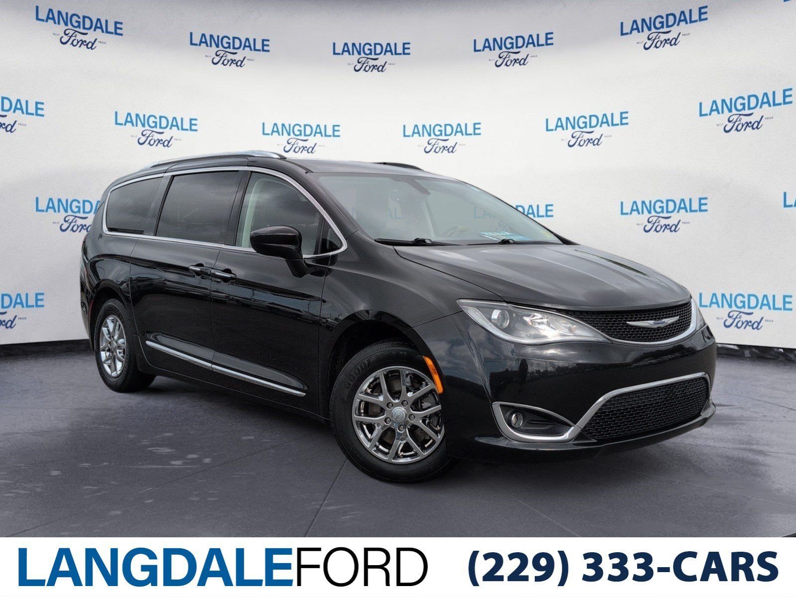 2020 Chrysler Pacifica Touring L's photo