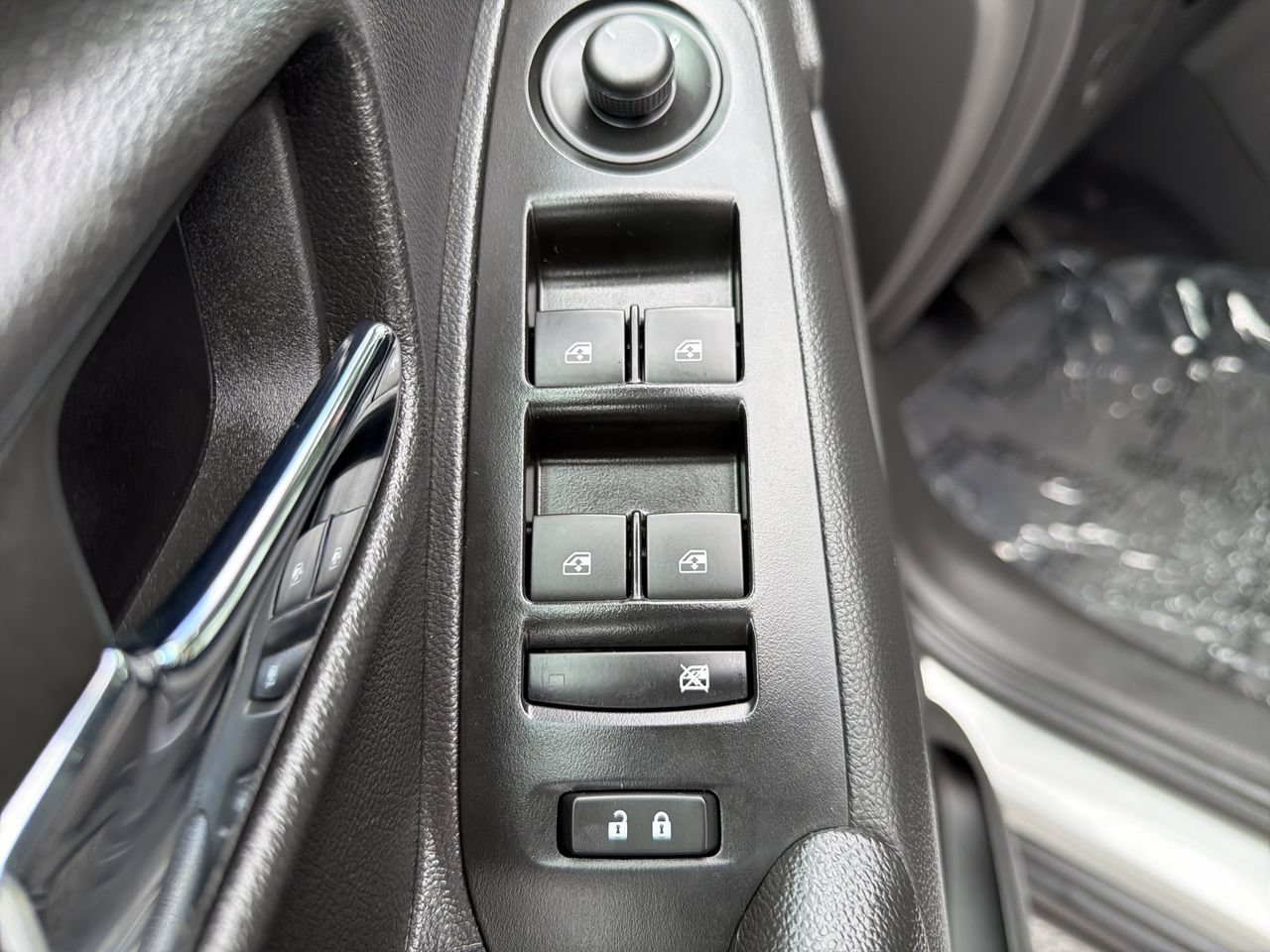 Used 2022 Silver Ice Metallic Chevrolet LT image 17