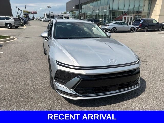 Used 2026 Silver Hyundai Blue image 2