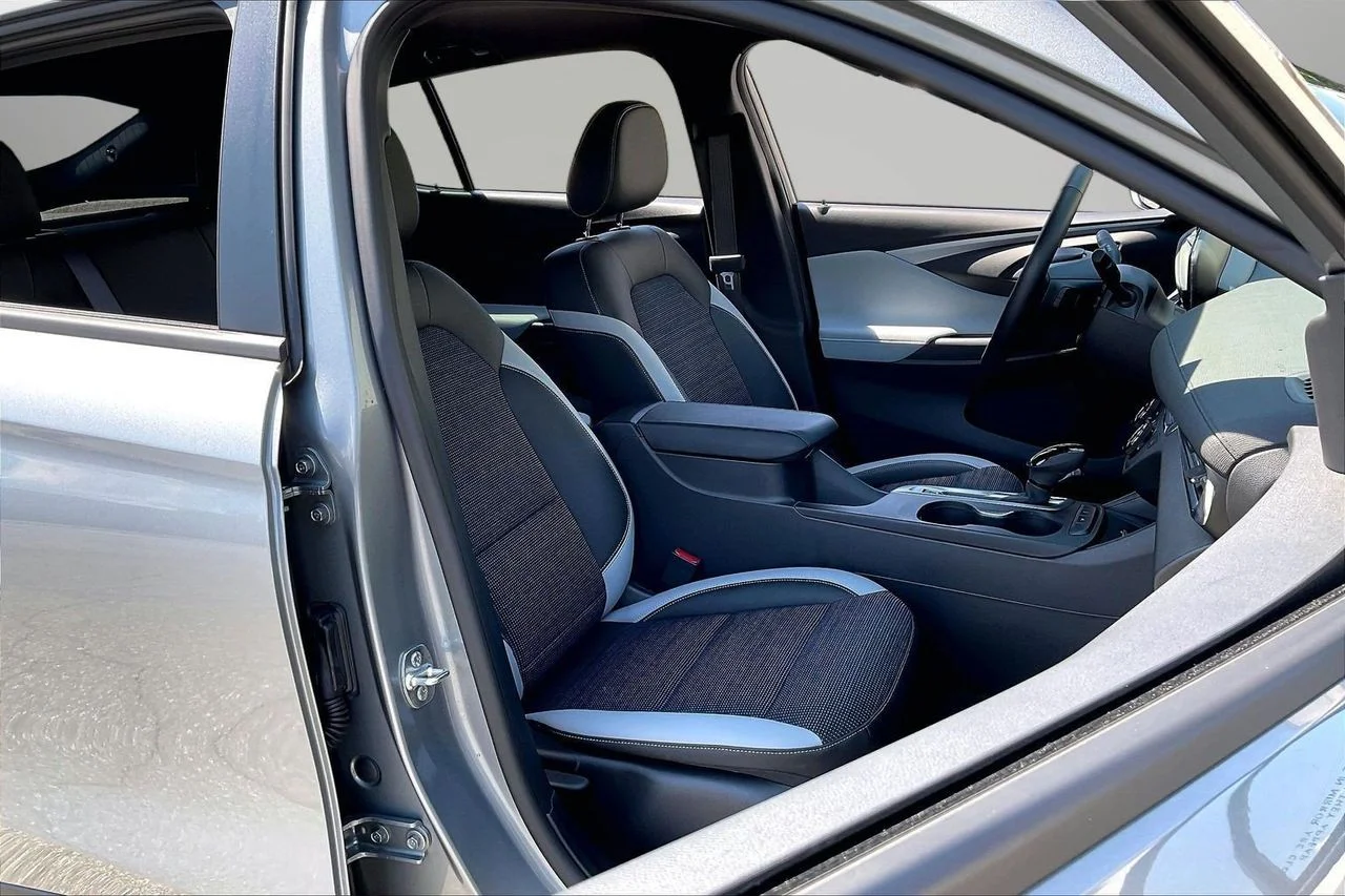 Used 2025 Gray Buick Preferred image 22
