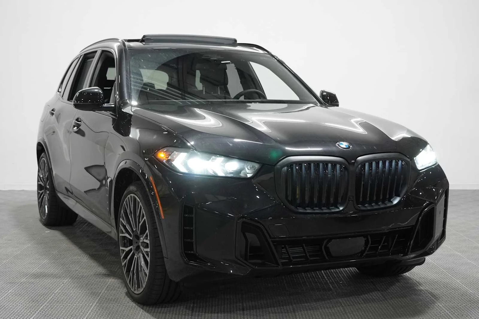 Used 2026 Black Sapphire Metallic BMW xDrive40i image 3
