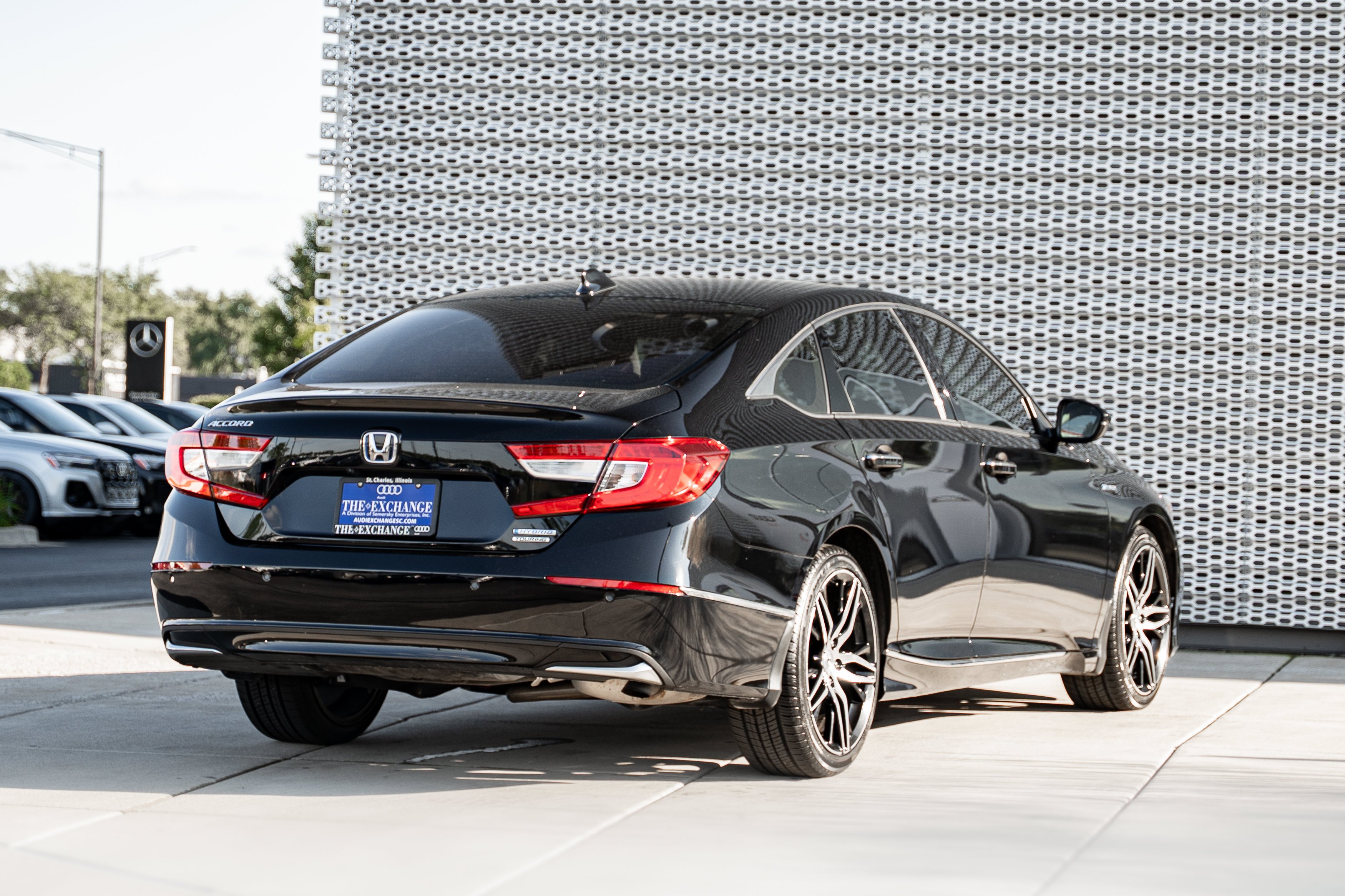 Used 2022 Crystal Black Pearl Honda Touring image 4