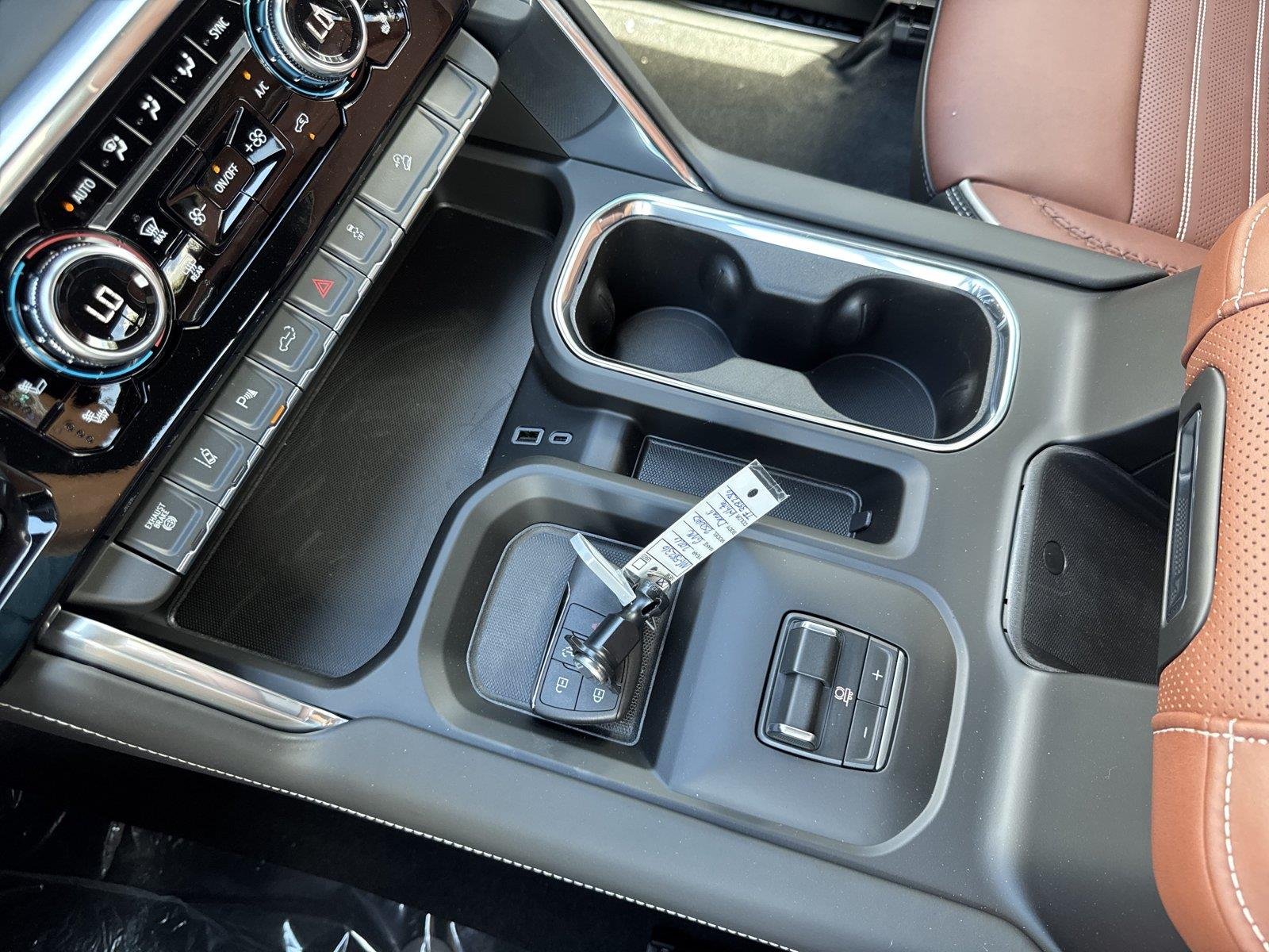 New 2026 Glacier White Tricoat GMC Denali Ultimate image 28