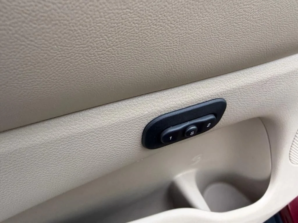 Used 2018 Red Jeep Limited image 12