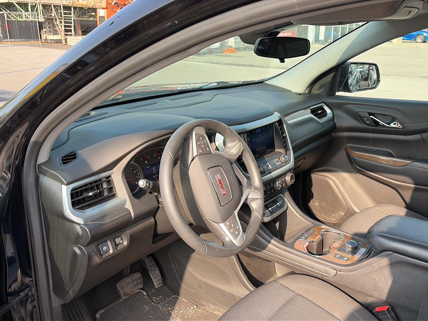 Used 2021 Ebony Twilight Metallic GMC SLE image 5