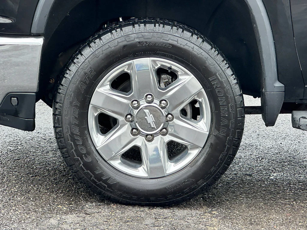 Used 2020 BLACK Chevrolet LTZ image 35