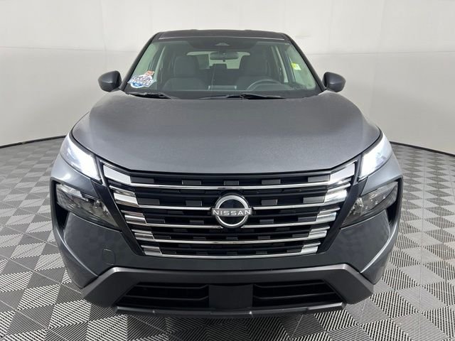 Used 2024 Gray Nissan S image 2