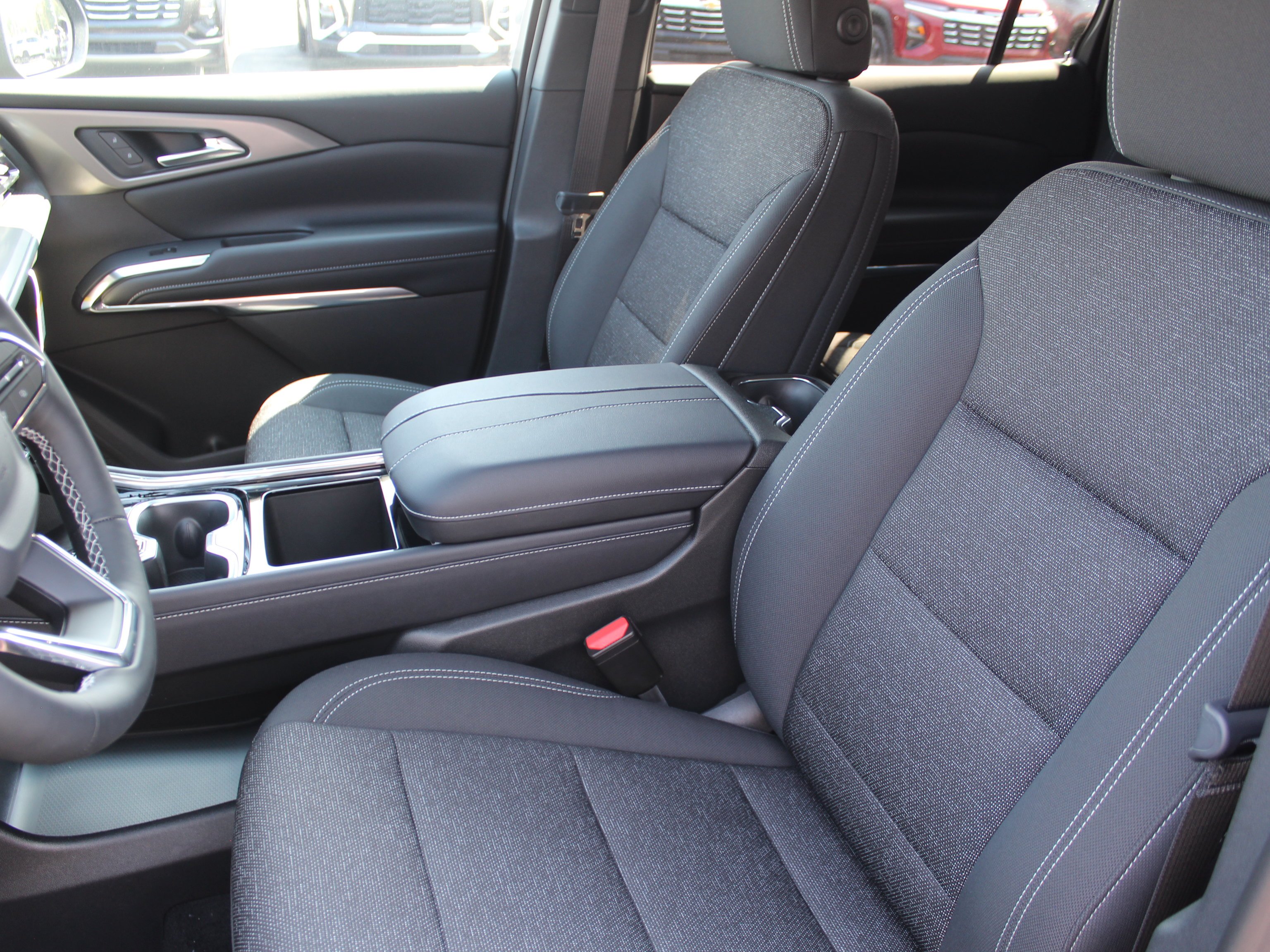 2027 Chevrolet Traverse LT - Photo 9