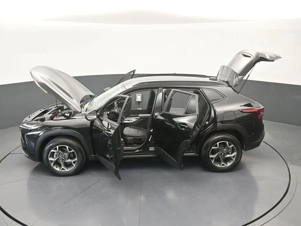 Used 2025 Mosaic Black Metallic Chevrolet LT image 61
