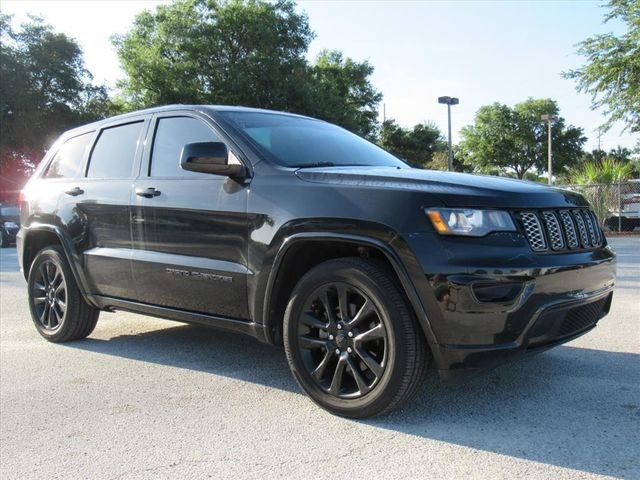 2018 Jeep Grand Cherokee Altitude's photo