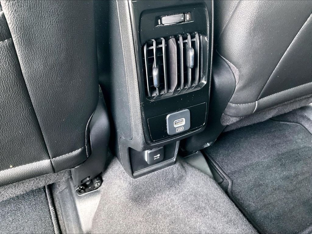 Used 2024 Gray Jeep Latitude Lux image 25