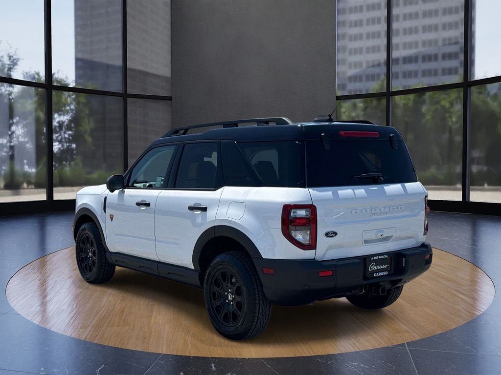 Used 2025 Oxford White Ford Badlands image 4