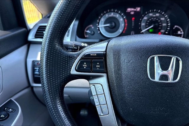Used 2016 Gray Honda SE image 13
