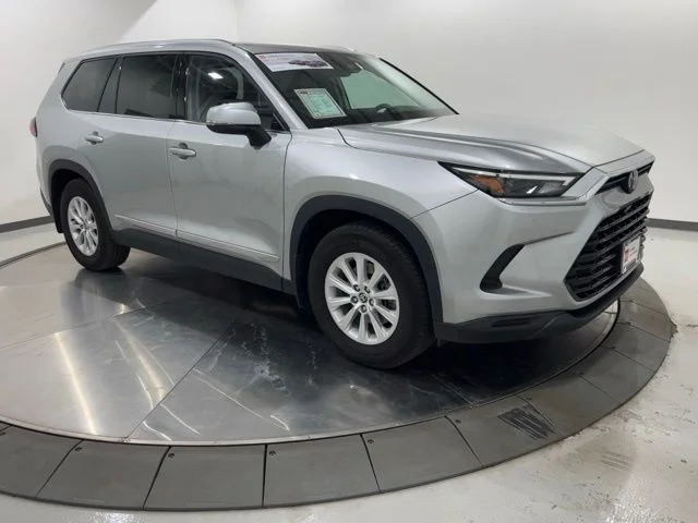 Used 2024 Silver Toyota XLE image 7