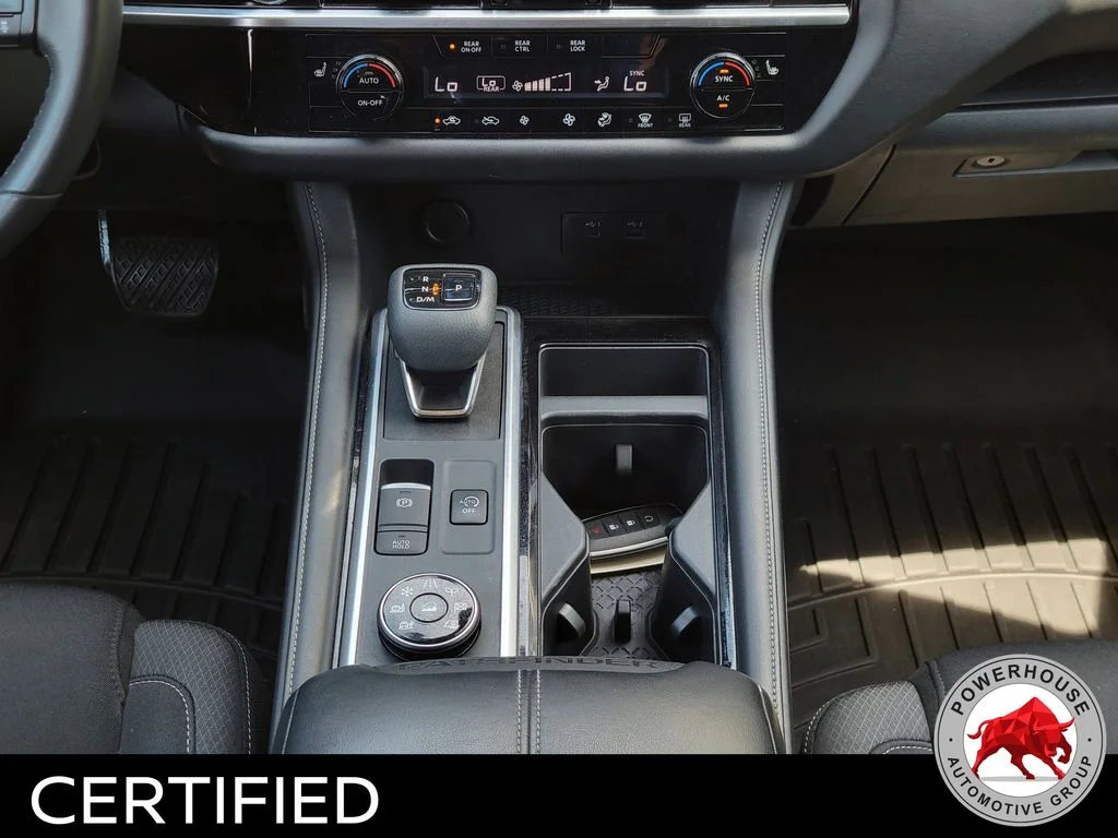 Used 2022 White Nissan SV image 22