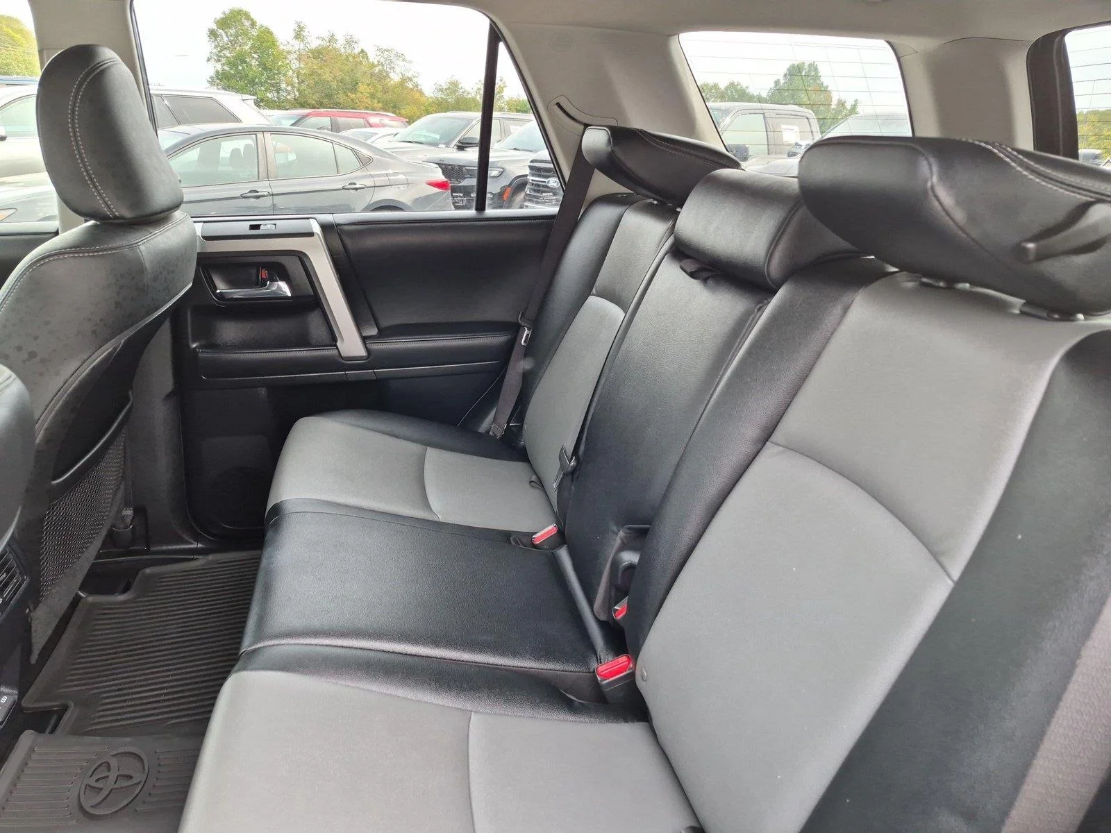 Used 2024 Underground Toyota SR5 Premium image 32