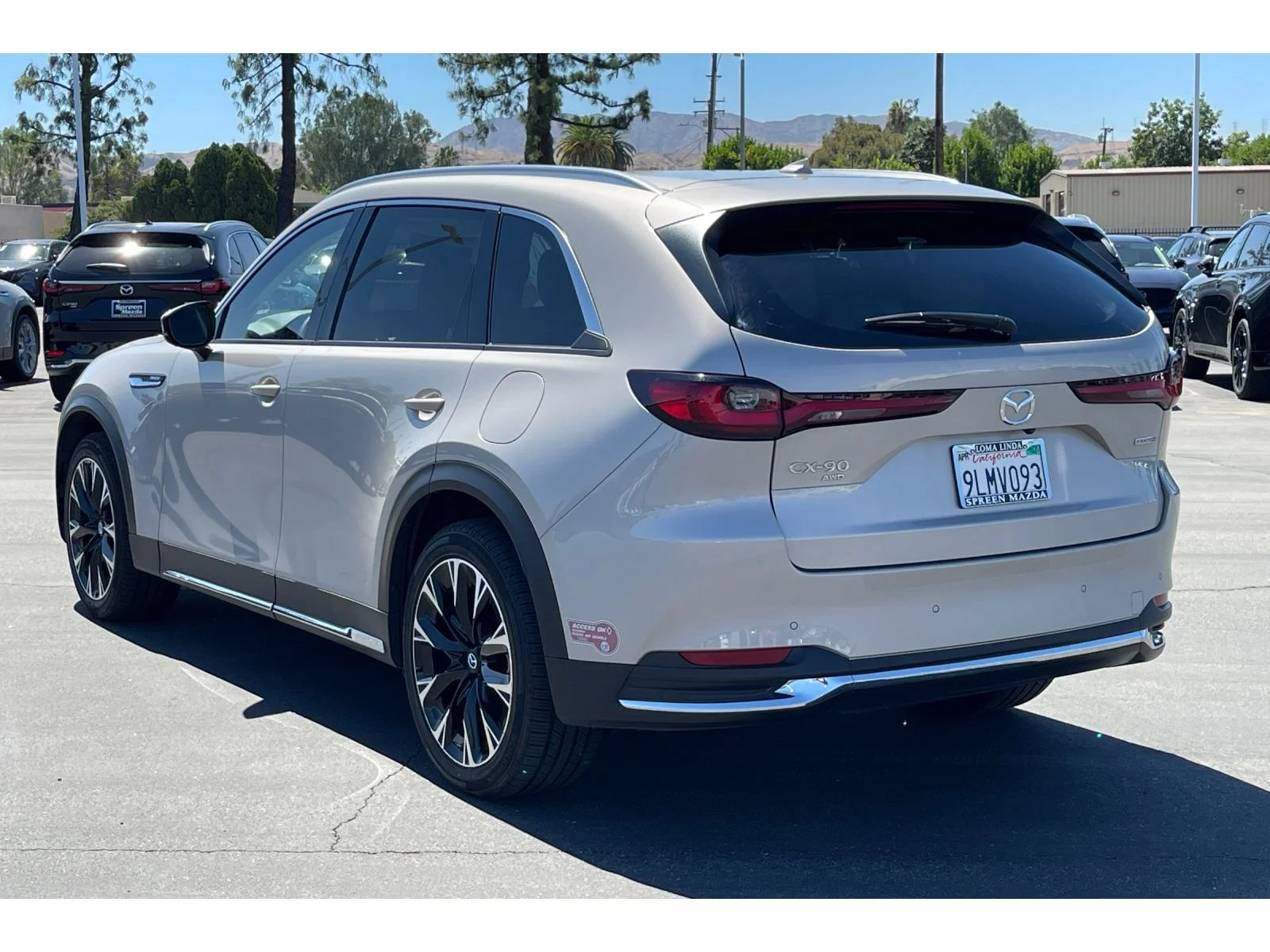 Used 2024 PLATINUM QUARTZ Mazda Premium Plus image 4