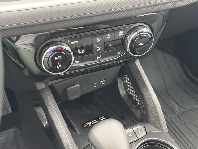 Used 2025 Summit White Chevrolet LT image 20