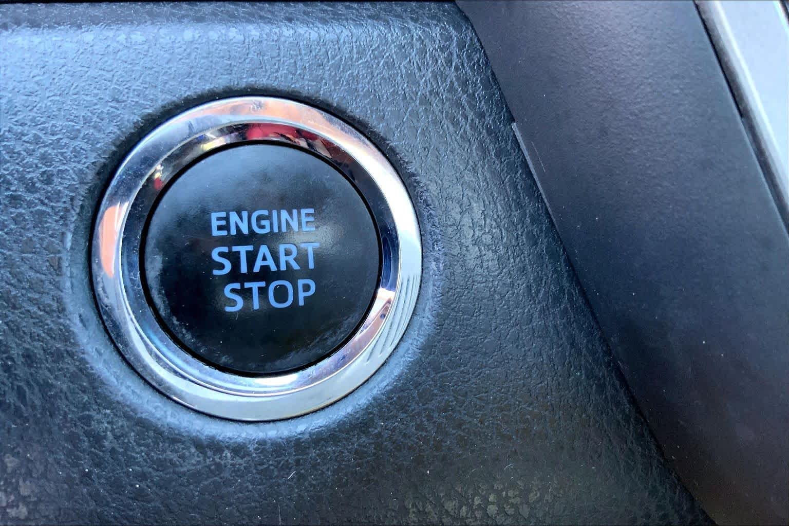 Used 2019 Wind Chill Pearl Toyota XSE image 32