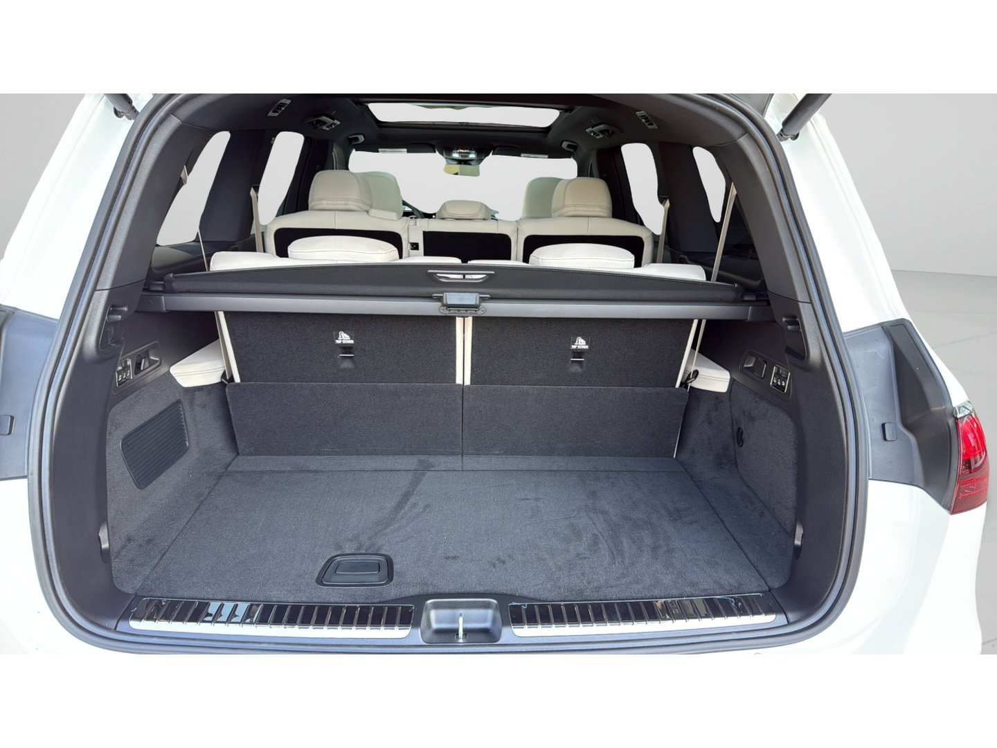 Certified Used 2026 Polar White Mercedes-Benz GLS 450 image 12