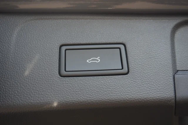 New 2026 Pure Gray Volkswagen 2.0T SE w/Technology image 11