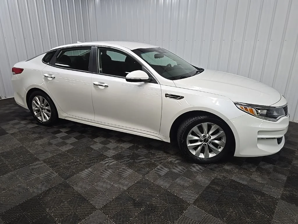 Used 2018 White Kia LX image 1