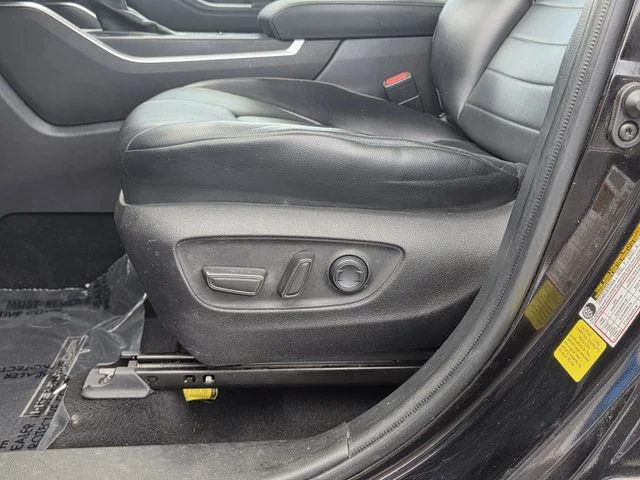 Used 2022 Black Toyota XLE image 13