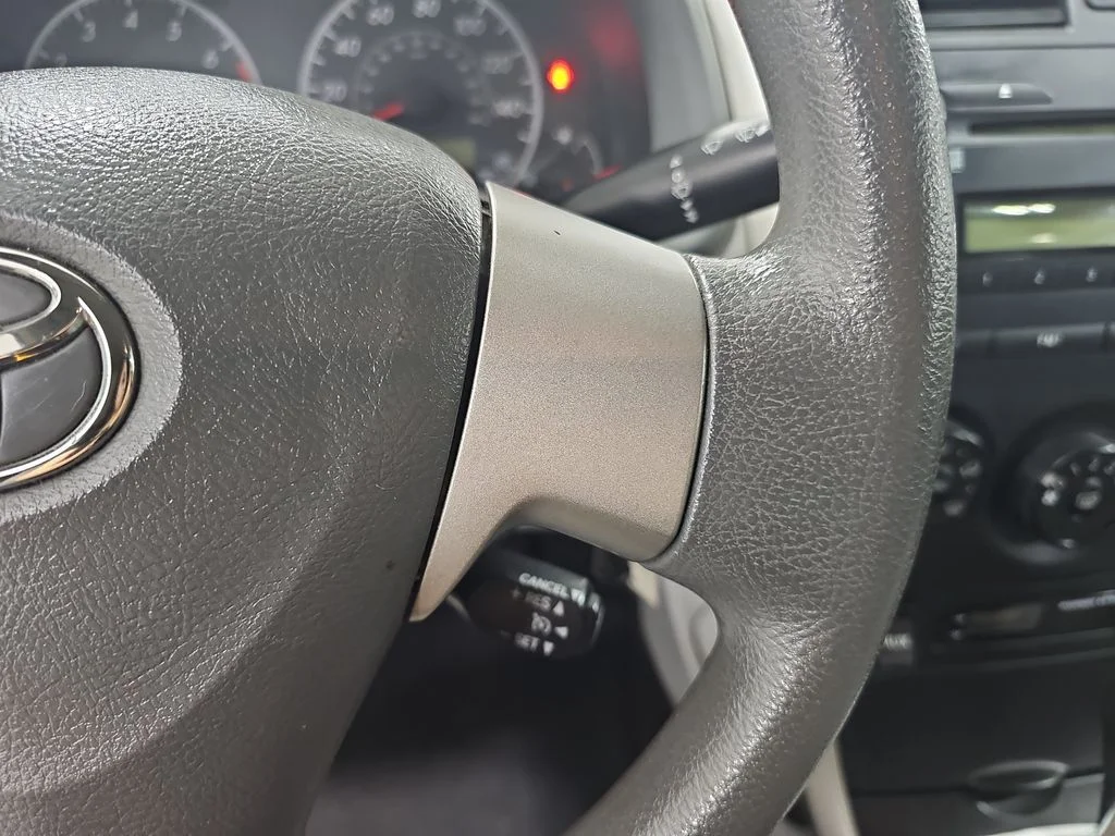 Used 2010 White Toyota LE image 19