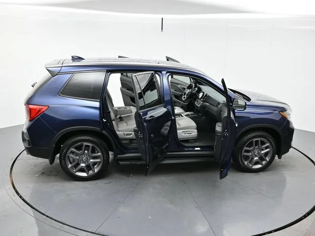 Used 2023 Blue Honda EX-L image 47