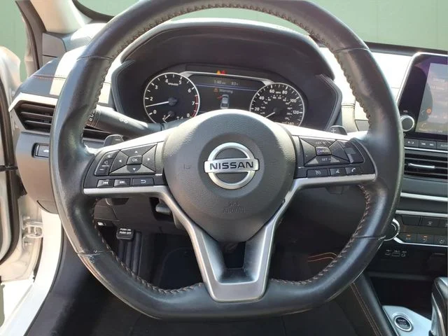 Used 2022 White Nissan 2.5 SR image 23